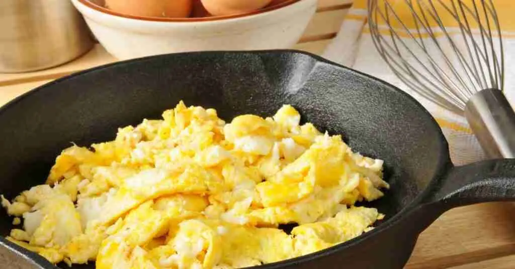 How To Make Scrambled Eggs In A Cast Iron Skillet