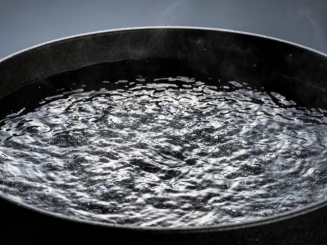 Can You Boil Water In Cast Iron 2